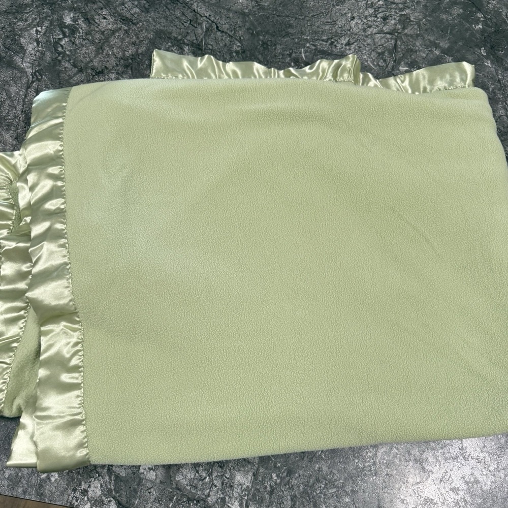 Soft Sage Satin-Trim Throw Blanket - Brand Unknown